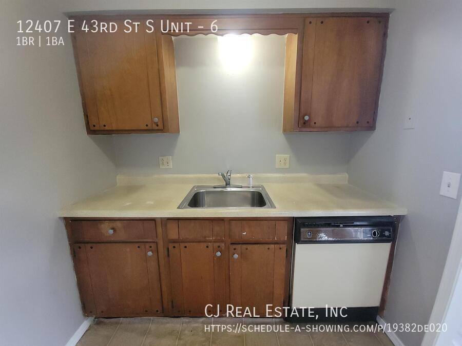 Apartment for rent at 12407 E 43rd St S #6, Independence, MO 64055