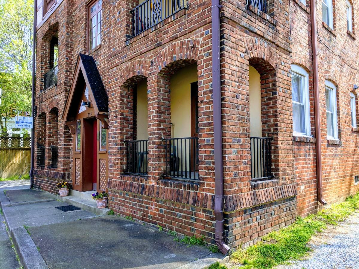 Apartment for rent at 509 N Mulberry St, Richmond, VA 23220