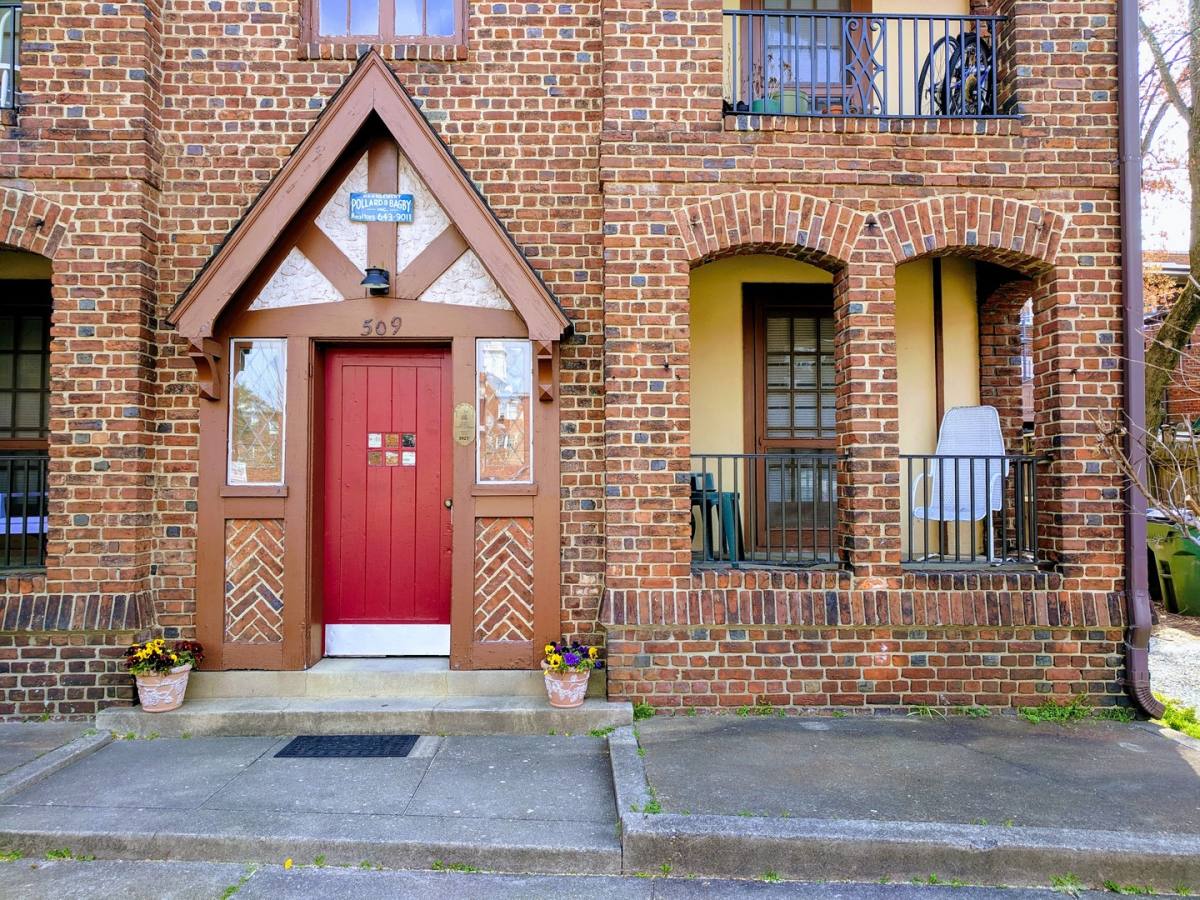 Apartment for rent at 509 N Mulberry St, Richmond, VA 23220