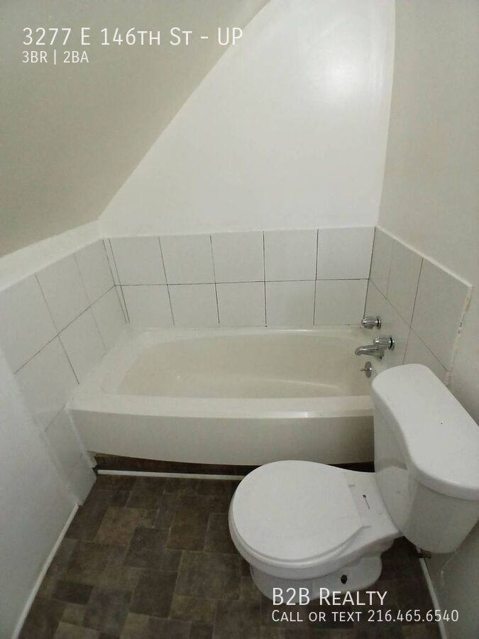 Apartment for rent at 3277 E 146th St #UP, Cleveland, OH 44120