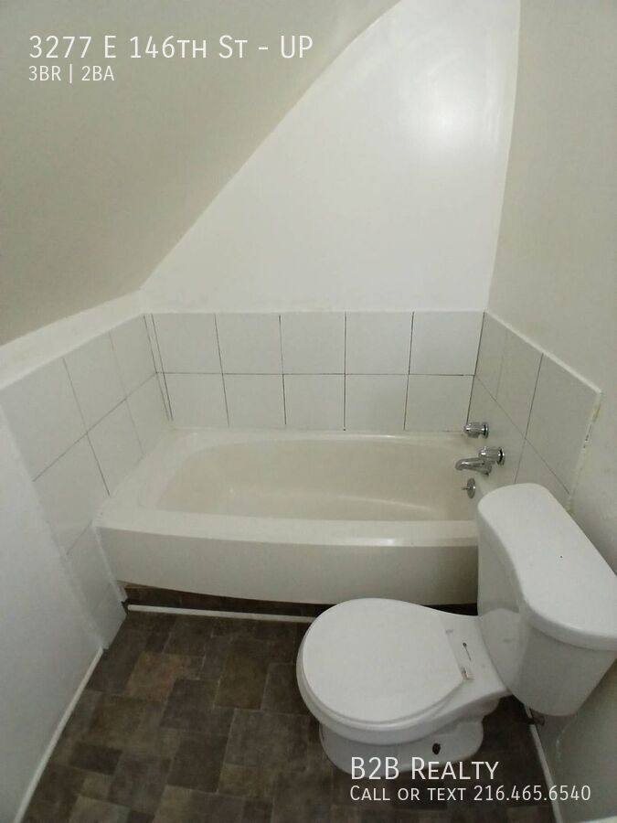 Apartment for rent at 3277 E 146th St #UP, Cleveland, OH 44120