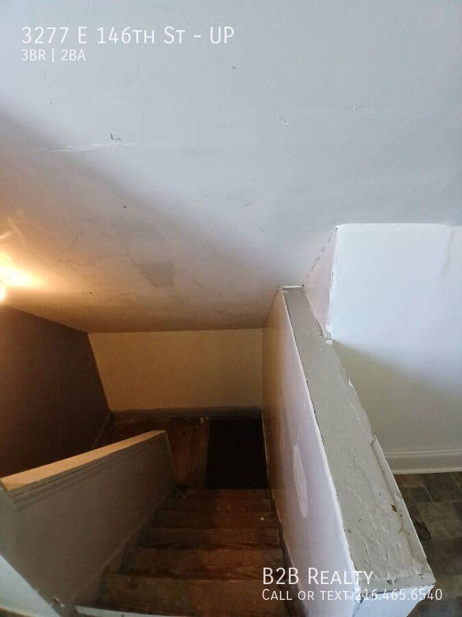 Apartment for rent at 3277 E 146th St #UP, Cleveland, OH 44120