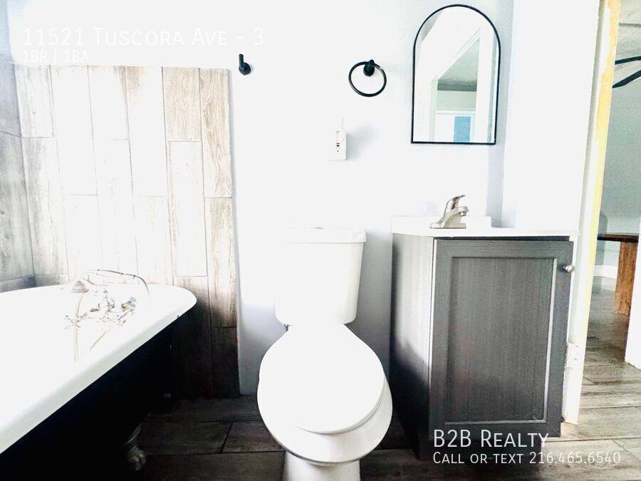 Apartment for rent at 11521 Tuscora Ave #3, Cleveland, OH 44108