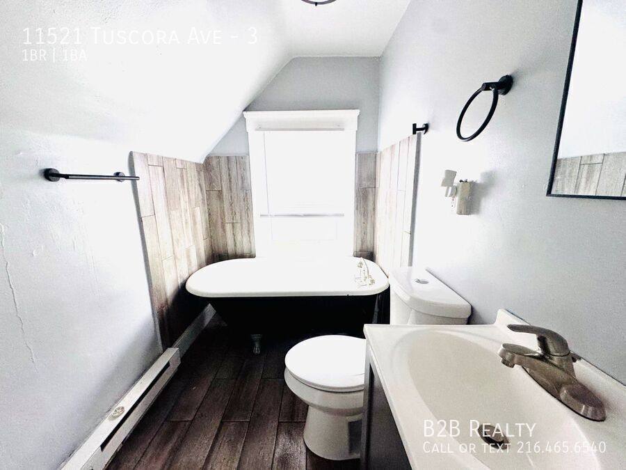 Apartment for rent at 11521 Tuscora Ave #3, Cleveland, OH 44108