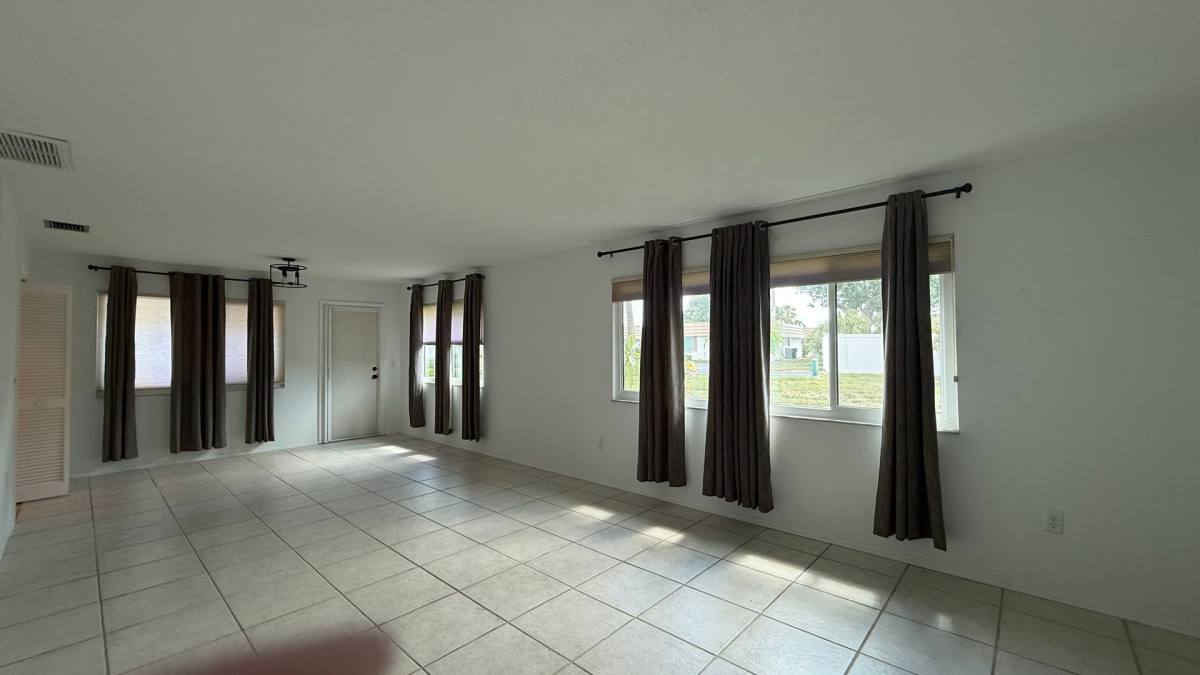 Condo for rent at 5451 Riverbluff Circle, Sarasota, FL 34231