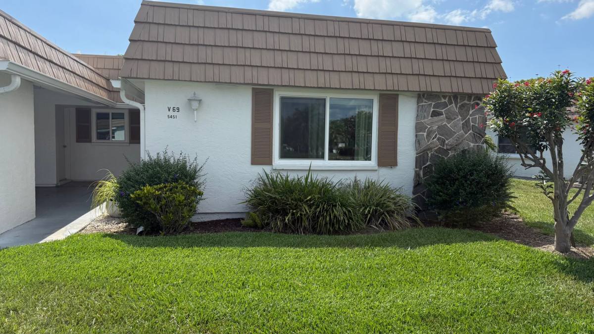 Condo for rent at 5451 Riverbluff Circle, Sarasota, FL 34231