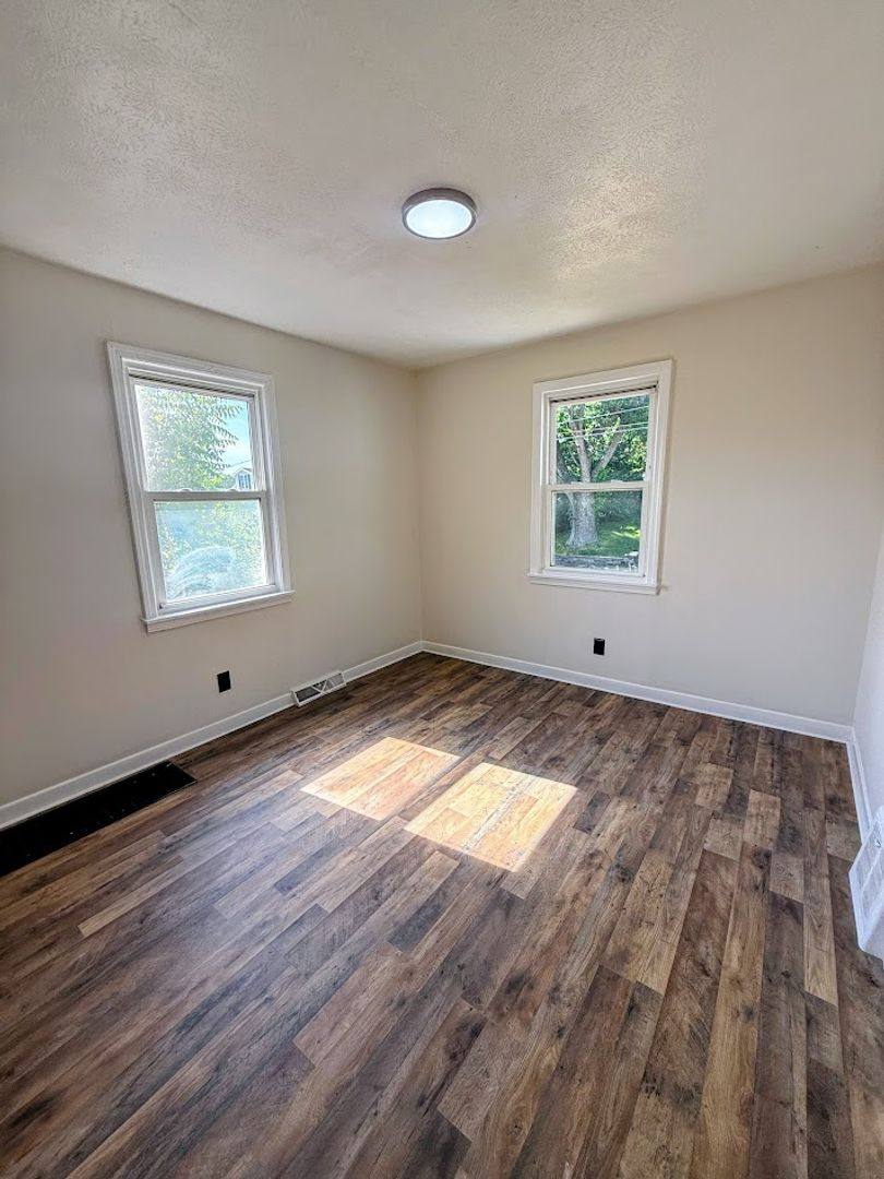 House for rent at 1106 Arnold Ave, Akron, OH 44305