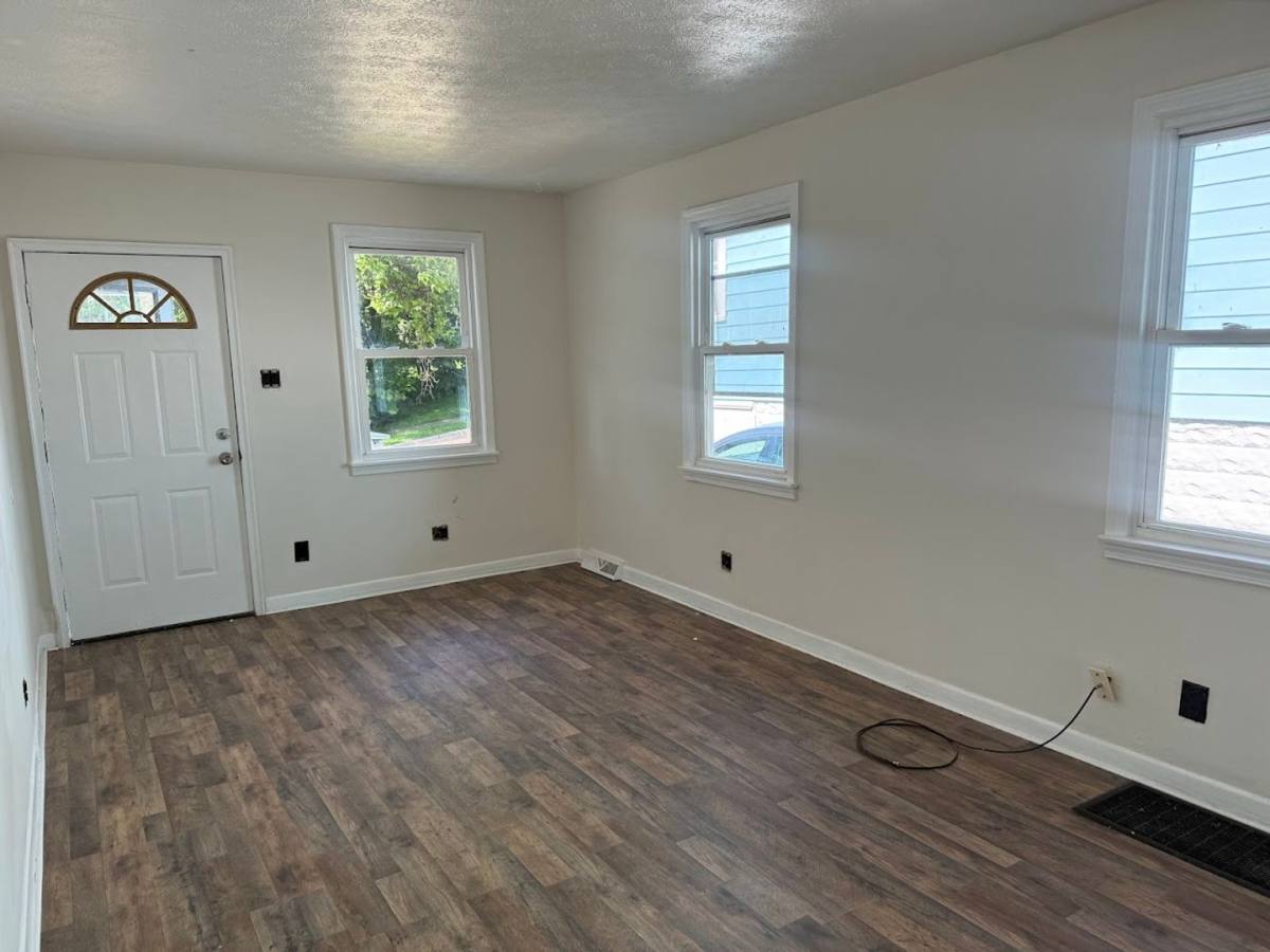 House for rent at 1106 Arnold Ave, Akron, OH 44305