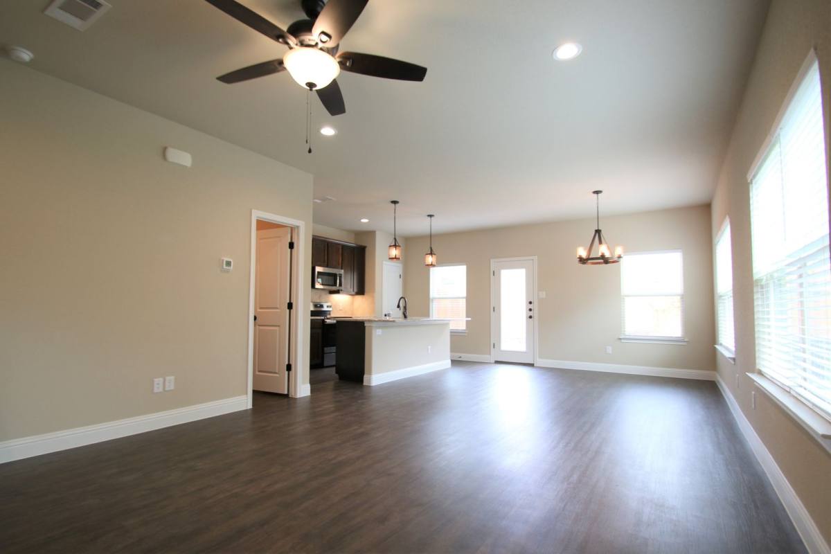 Apartment for rent at 821-823 Jameson St, Weatherford, TX 76086