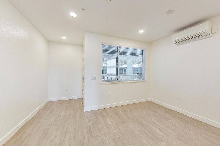 Apartment for rent at 411 29th St #418, Oakland, CA 94609
