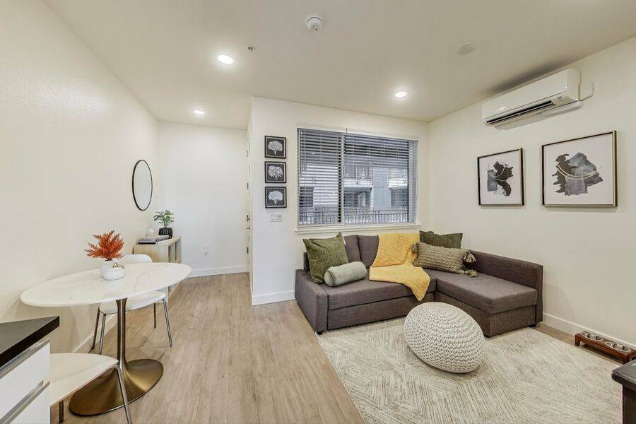 Apartment for rent at 411 29th St #418, Oakland, CA 94609