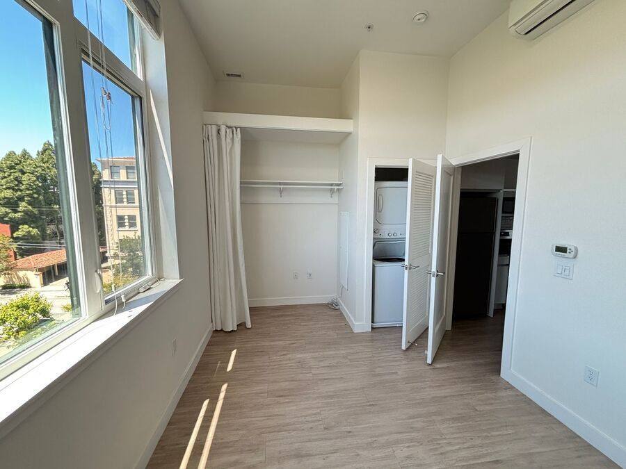 Apartment for rent at 411 29th St #418, Oakland, CA 94609