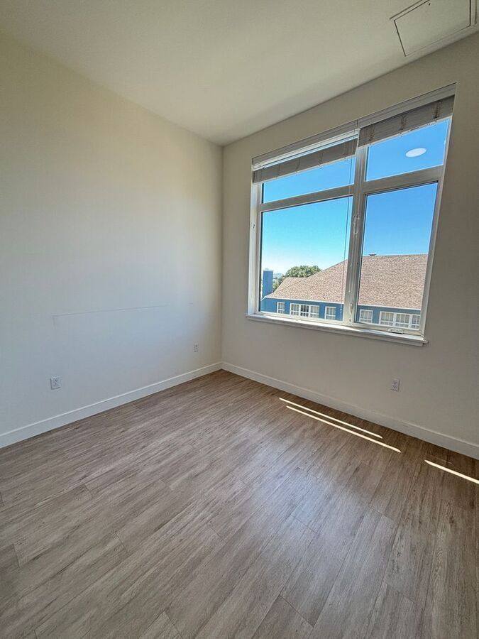 Apartment for rent at 411 29th St #418, Oakland, CA 94609