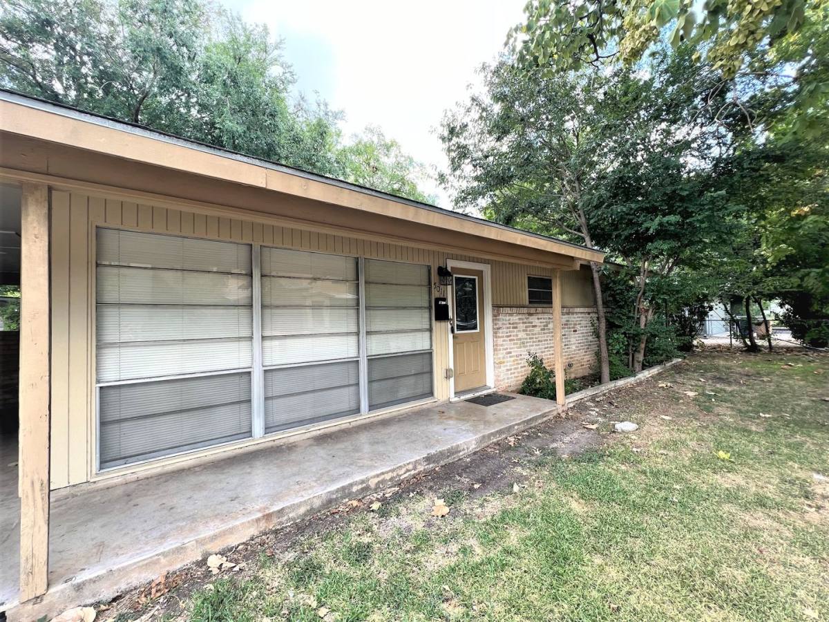 House for rent at 5011 Finley Dr, Austin, TX 78731