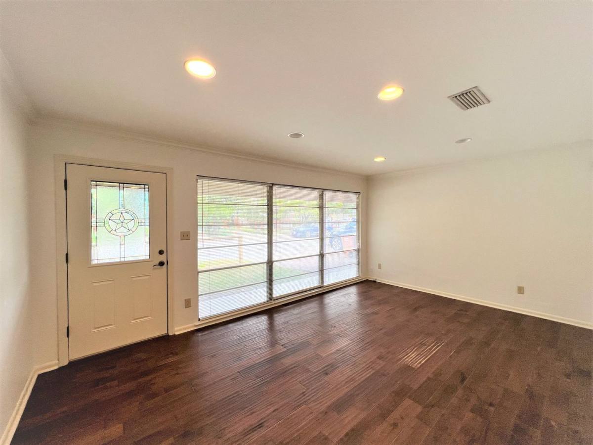 House for rent at 5011 Finley Dr, Austin, TX 78731