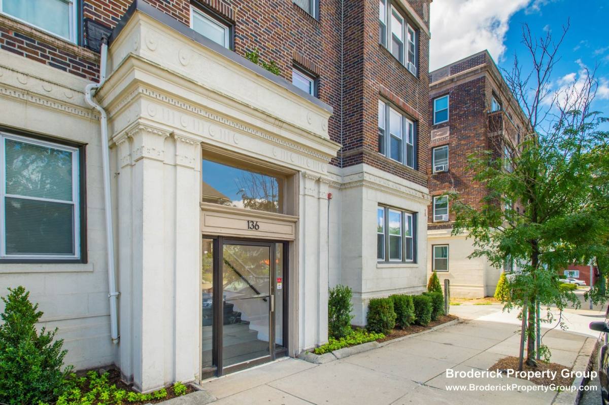 Apartment for rent at 136 Highland Ave #6, Somerville, MA 02143