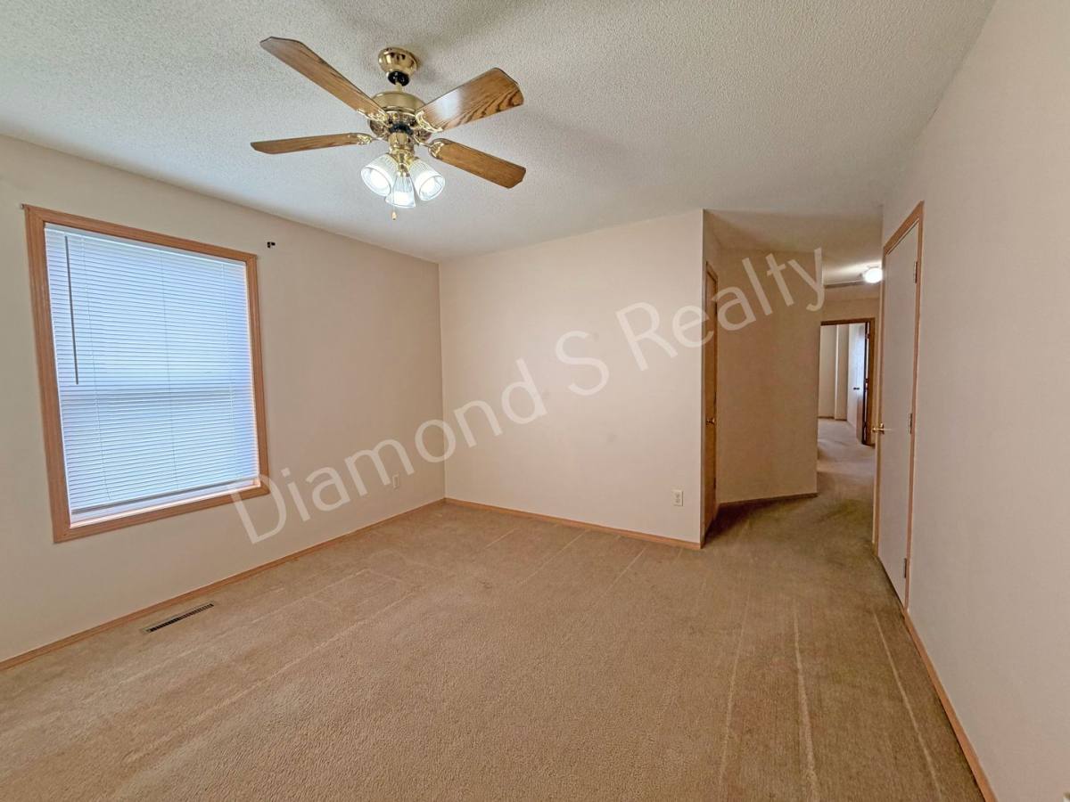 Apartment for rent at 1448 W Rainey St, Ozark, MO 65721