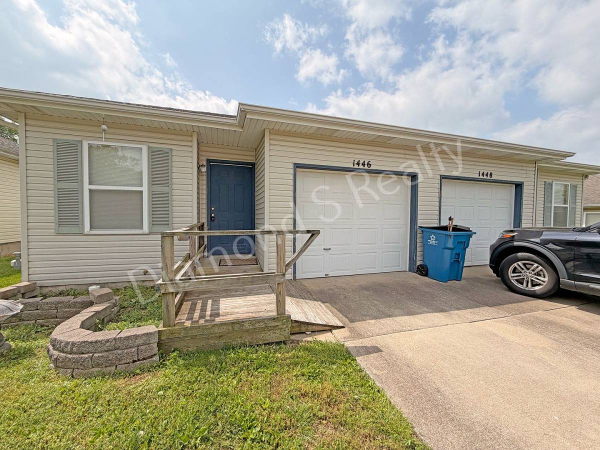 Apartment for rent at 1448 W Rainey St, Ozark, MO 65721