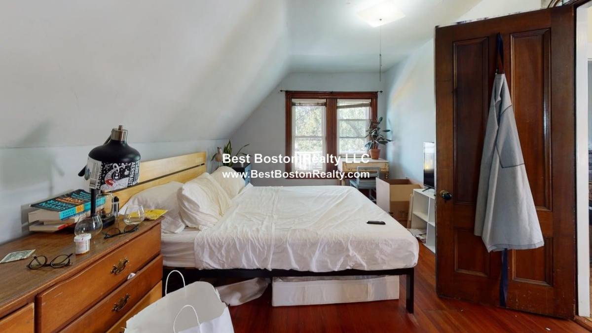 House for rent at 289 Summer St #3, Somerville, MA 02144