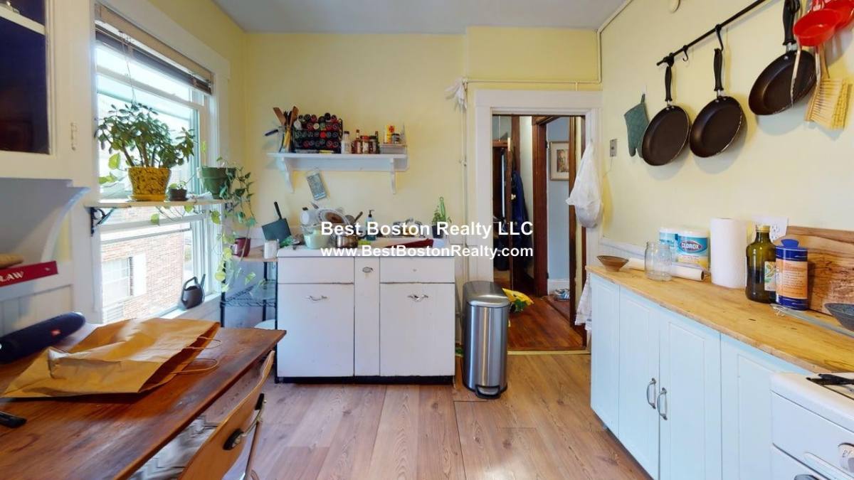 House for rent at 289 Summer St #3, Somerville, MA 02144