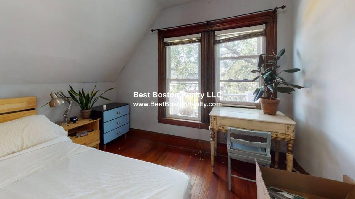 House for rent at 289 Summer St #3, Somerville, MA 02144