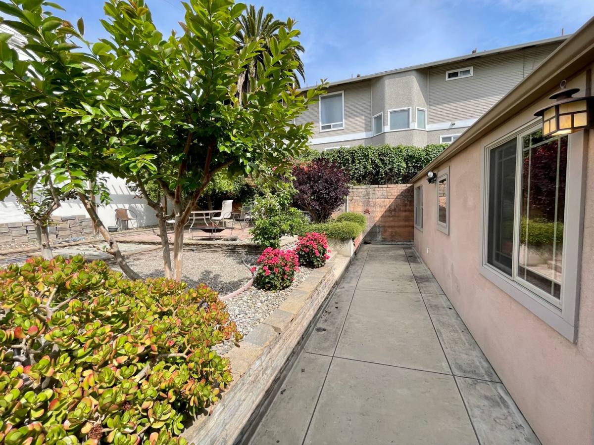 Townhouse for rent at 1453-1 2 Lizzie St, San Luis Obispo, CA 93401