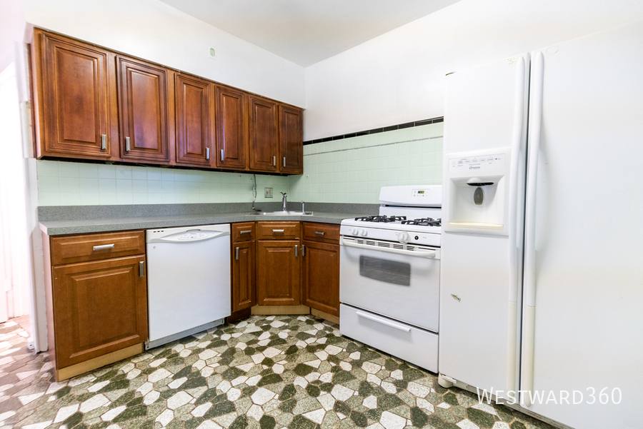 Apartment for rent at 2424 W Fargo St #1, Chicago, IL 60645