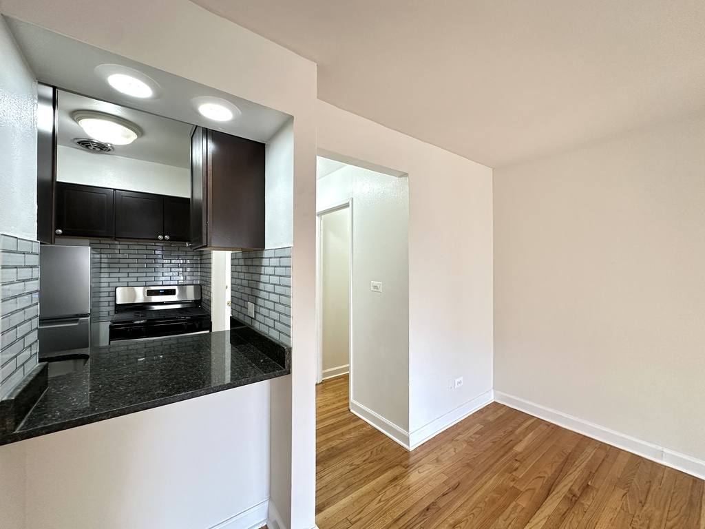 Apartment for rent at 6830 Sheridan #D264, Chicago, IL 60626