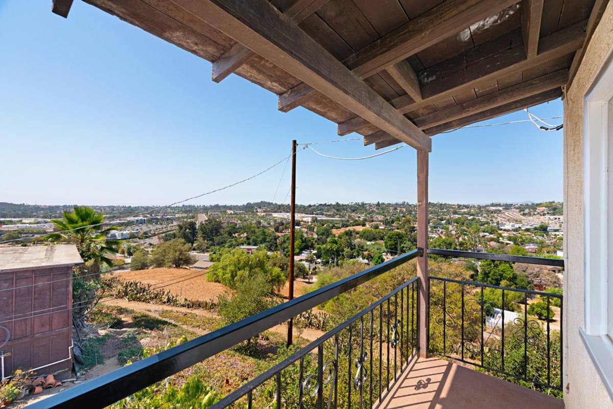 Apartment for rent at 2183 Primrose Ave, Vista, CA 92083