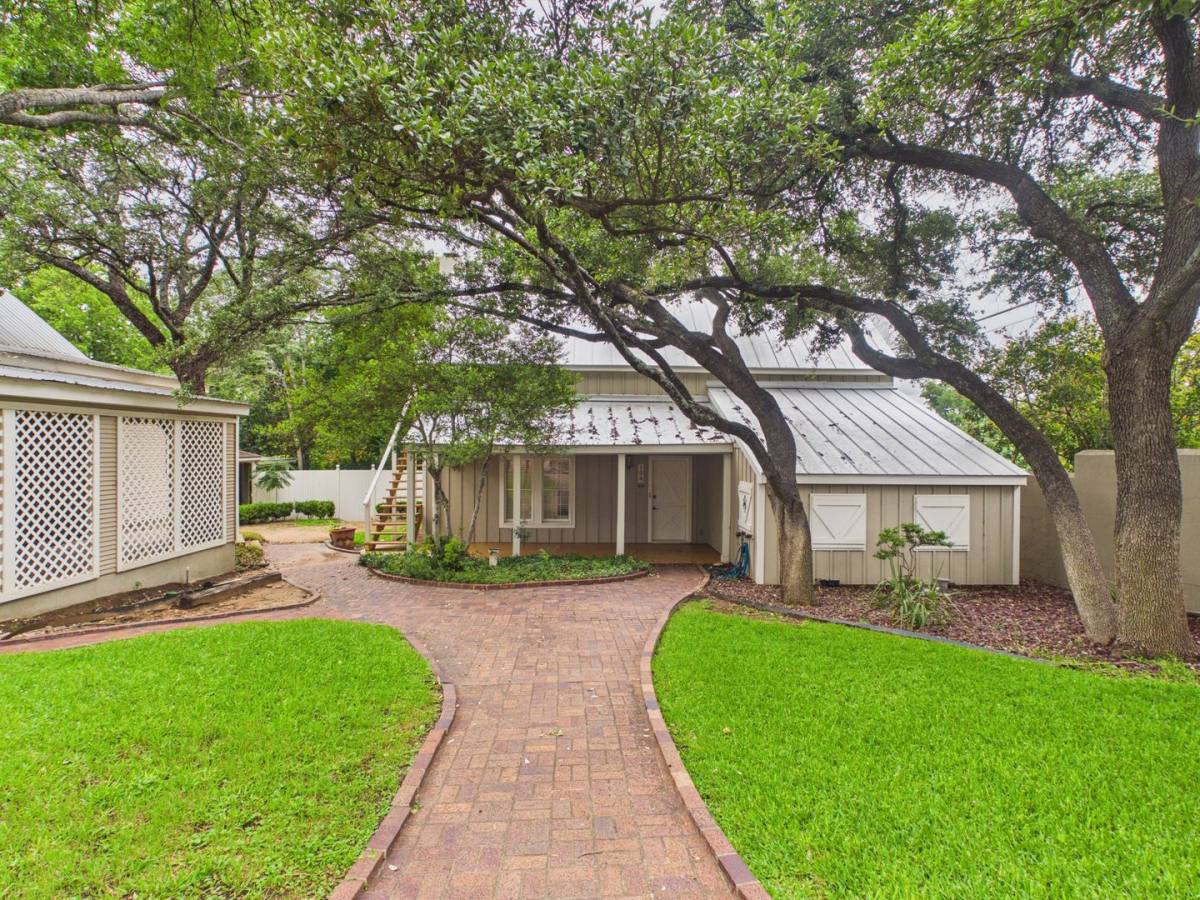 House for rent at 104 N Elk St, Fredericksburg, TX 78624