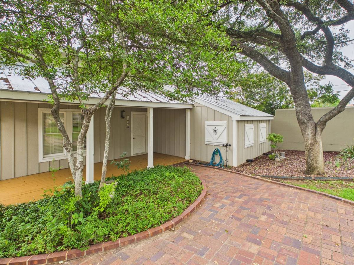 House for rent at 104 N Elk St, Fredericksburg, TX 78624