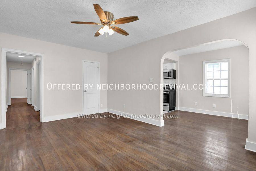 Apartment for rent at 3188 Walnut Grove Rd, Memphis, TN 38111