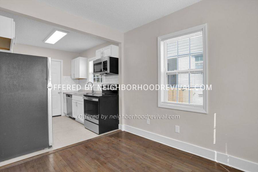 Apartment for rent at 3188 Walnut Grove Rd, Memphis, TN 38111