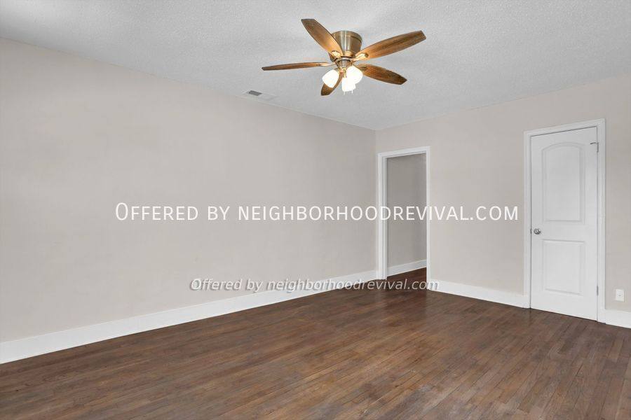 Apartment for rent at 3188 Walnut Grove Rd, Memphis, TN 38111
