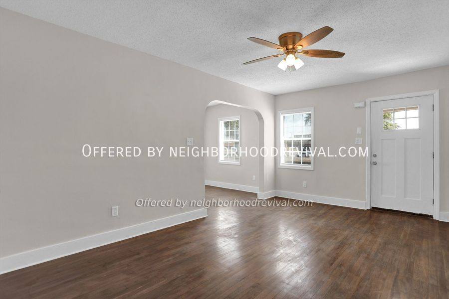 Apartment for rent at 3188 Walnut Grove Rd, Memphis, TN 38111