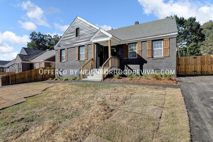 Apartment for rent at 3188 Walnut Grove Rd, Memphis, TN 38111