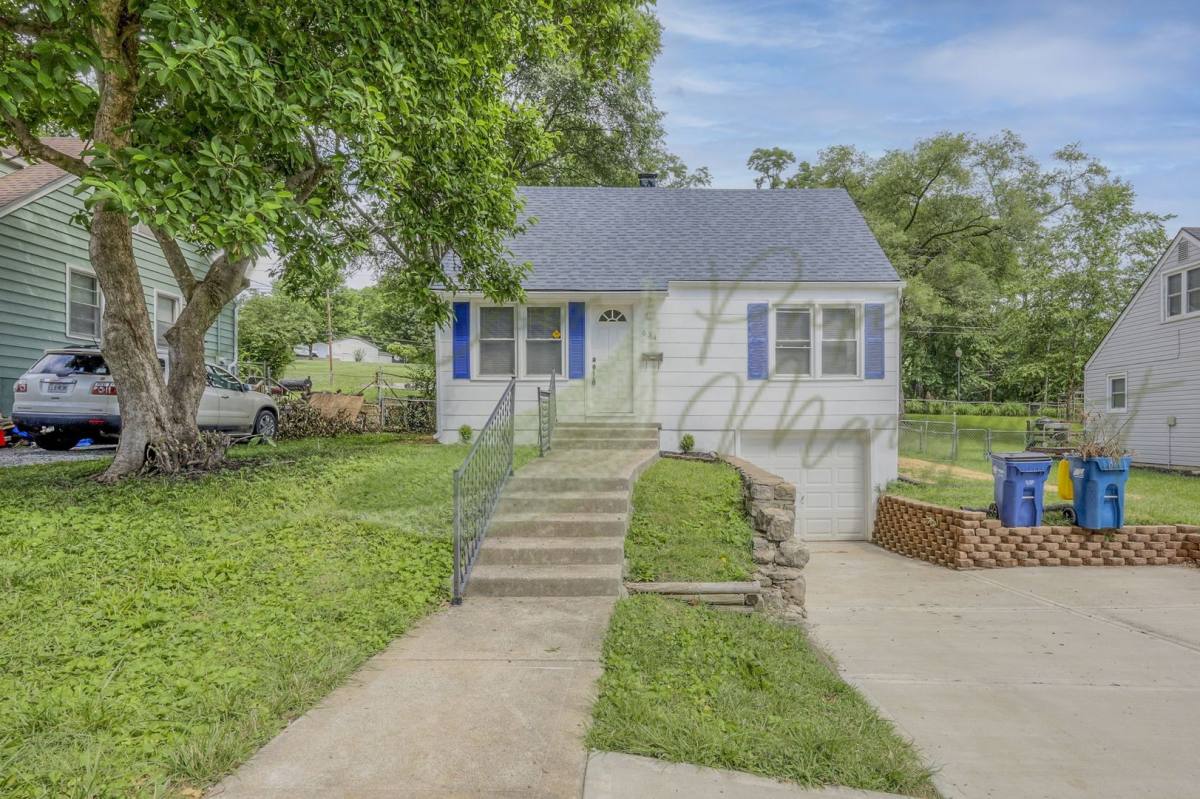 House for rent at 634 Thornton St, Liberty, MO 64068