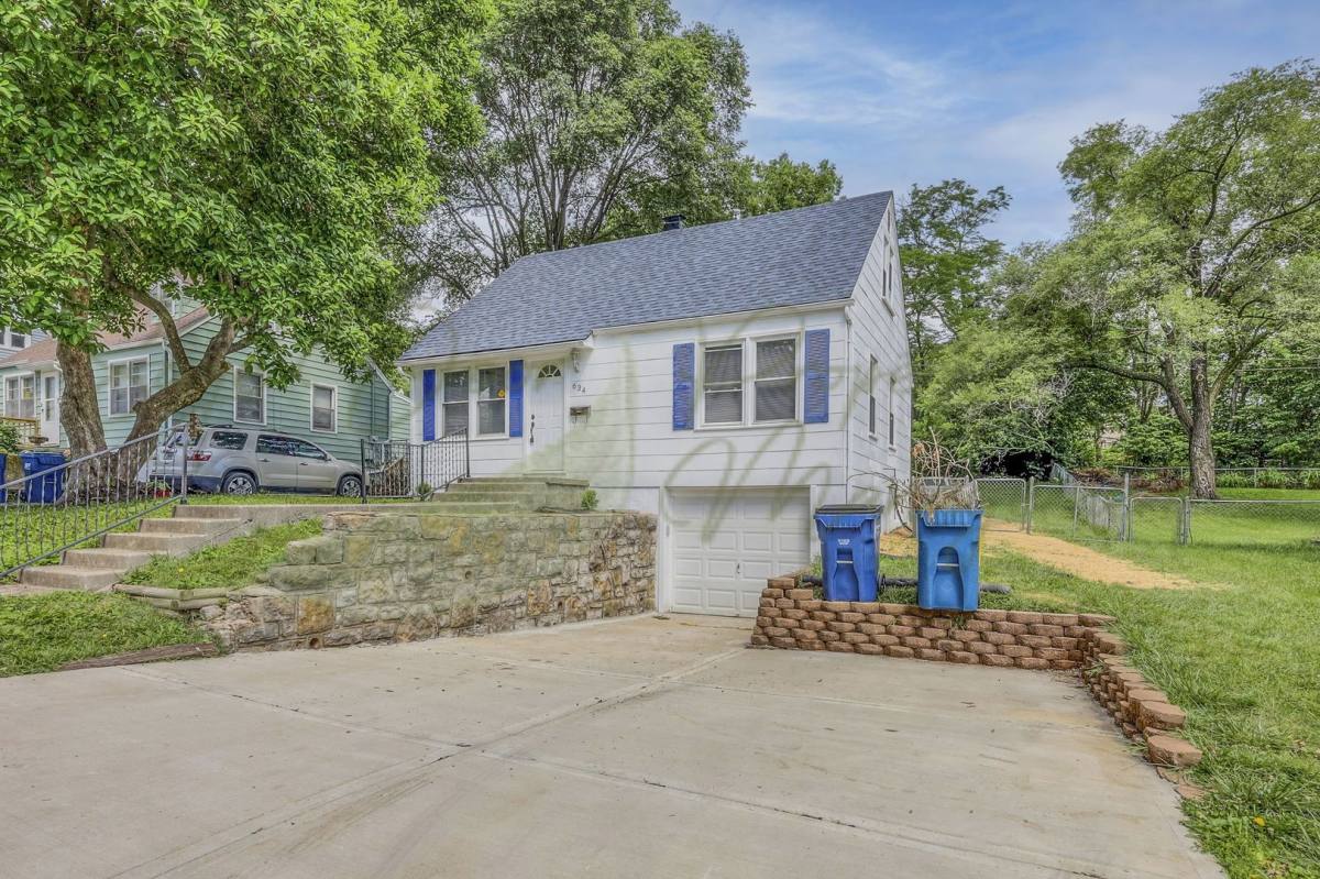 House for rent at 634 Thornton St, Liberty, MO 64068