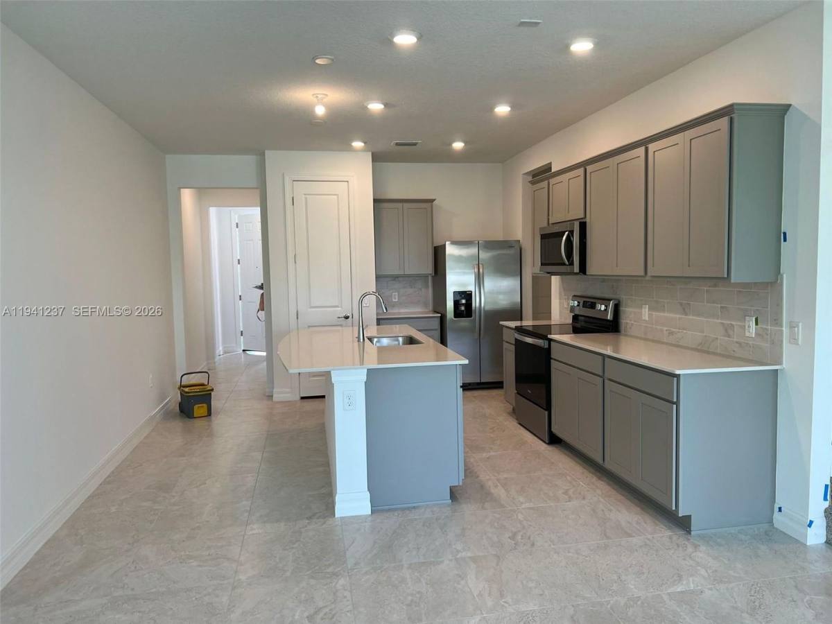 Townhouse for rent at 6121 Rancho Lane, West Palm Beach, FL 33415