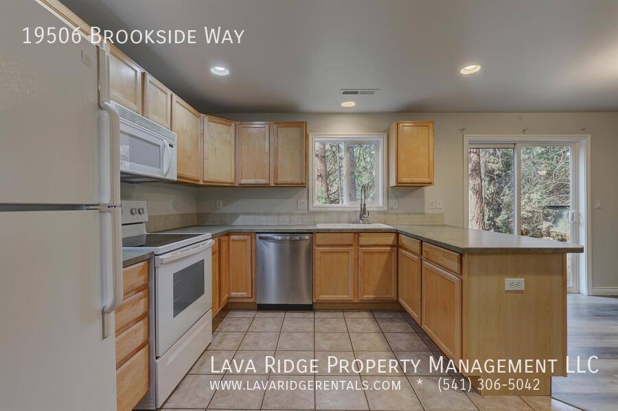House for rent at 19506 Brookside Way, Bend, OR 97702