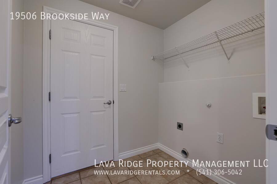 House for rent at 19506 Brookside Way, Bend, OR 97702