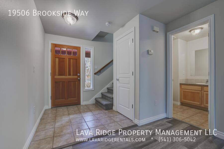 House for rent at 19506 Brookside Way, Bend, OR 97702
