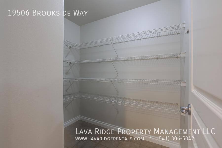 House for rent at 19506 Brookside Way, Bend, OR 97702