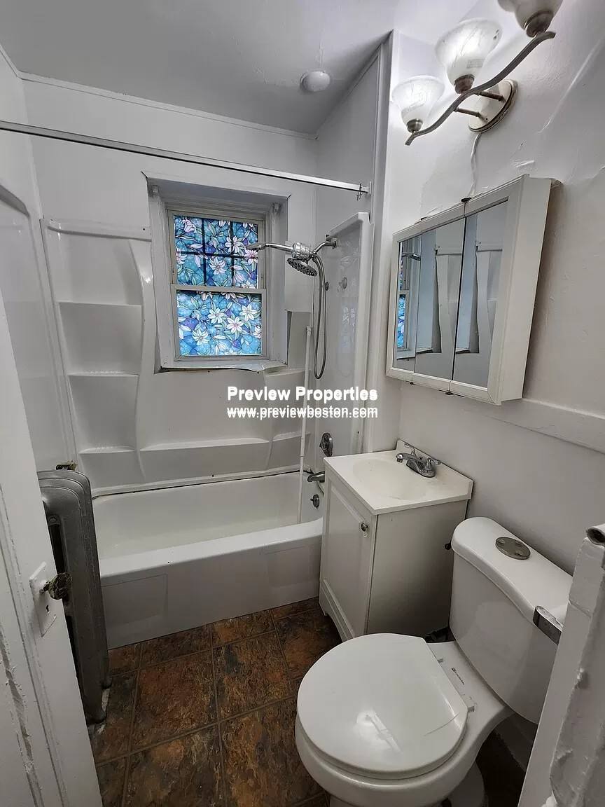Apartment for rent at 179 Thomas Burgin Parkway #14P, Quincy, MA 02169