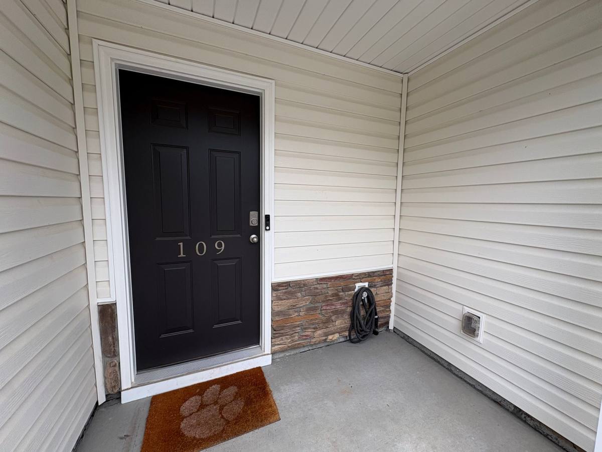 Apartment for rent at 109 Oakmont Valley Trail, Seneca, SC 29678