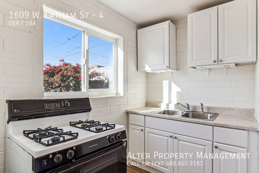 Apartment for rent at 1609 W Latham St #4, Phoenix, AZ 85007
