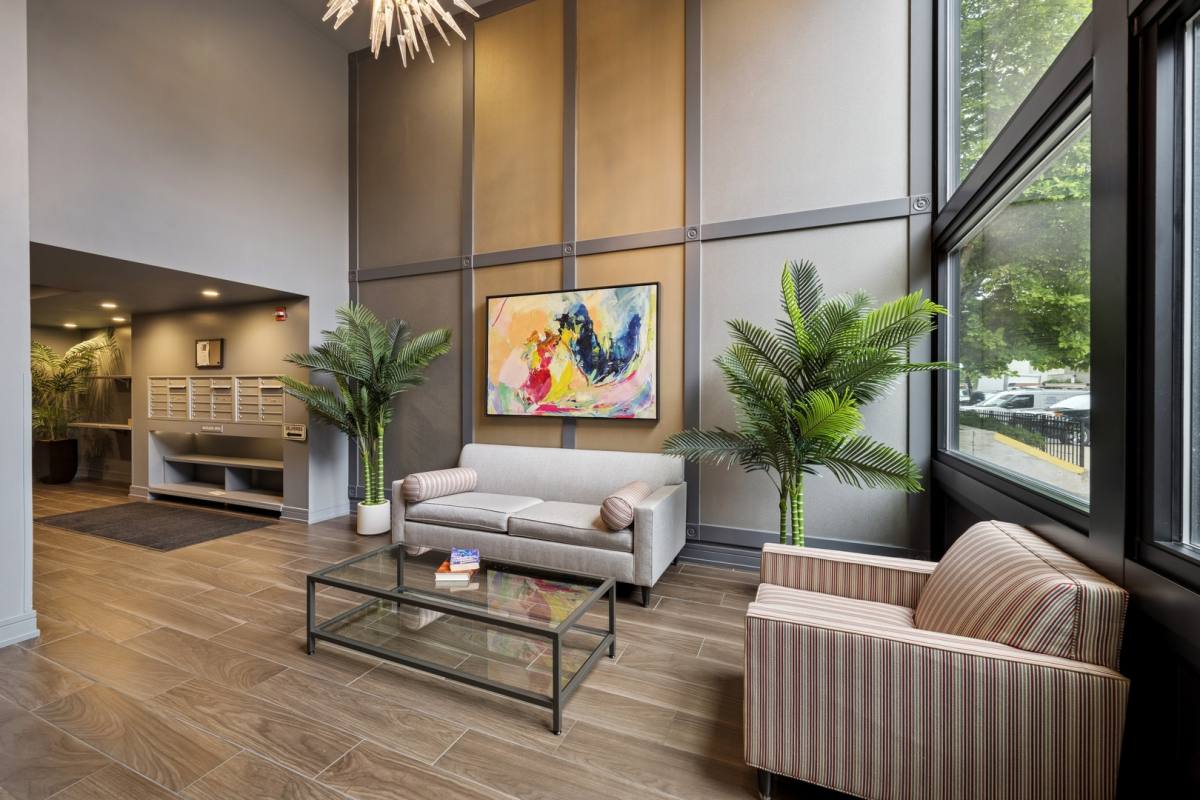 Apartment for rent at 434 W Melrose St #601, Chicago, IL 60657