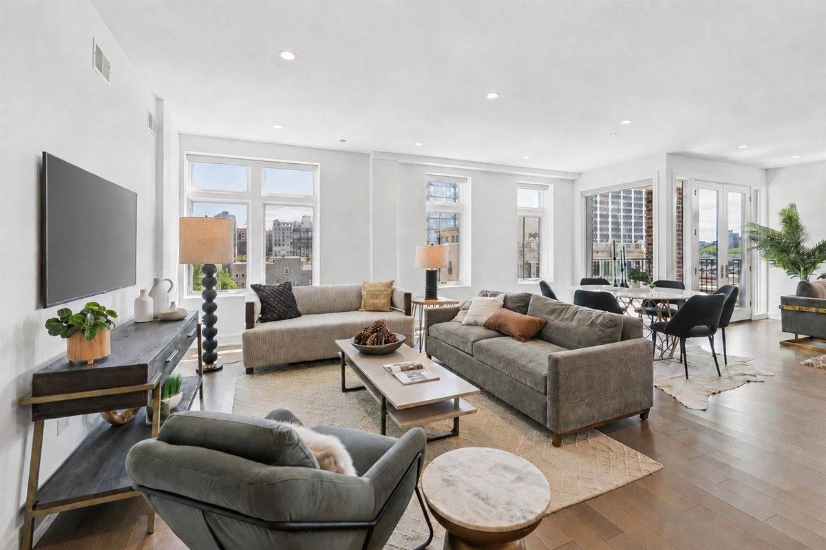 Apartment for rent at 434 W Melrose St #601, Chicago, IL 60657