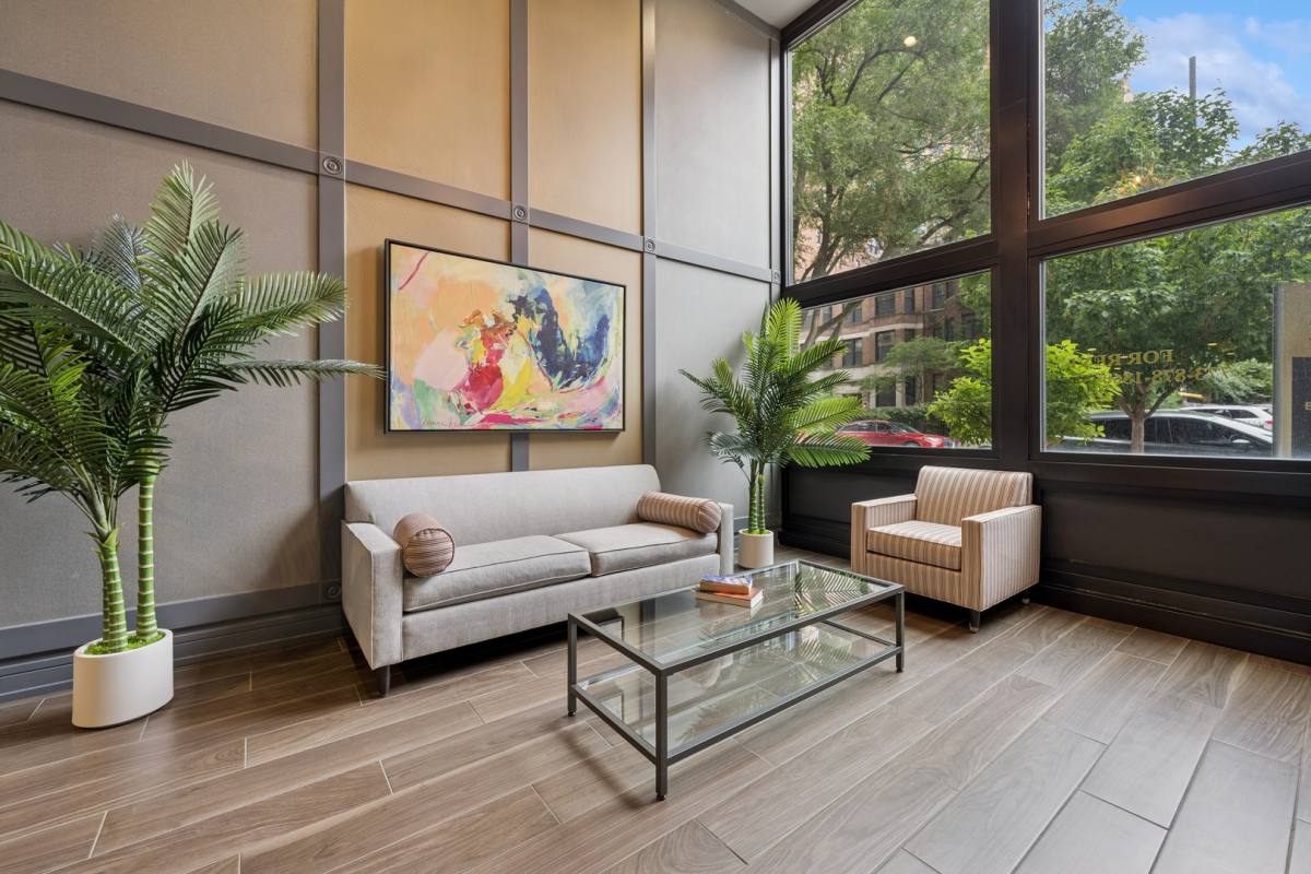 Apartment for rent at 434 W Melrose St #601, Chicago, IL 60657