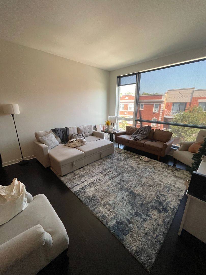 Apartment for rent at 6354 N Lakewood Ave #32, Chicago, IL 60660